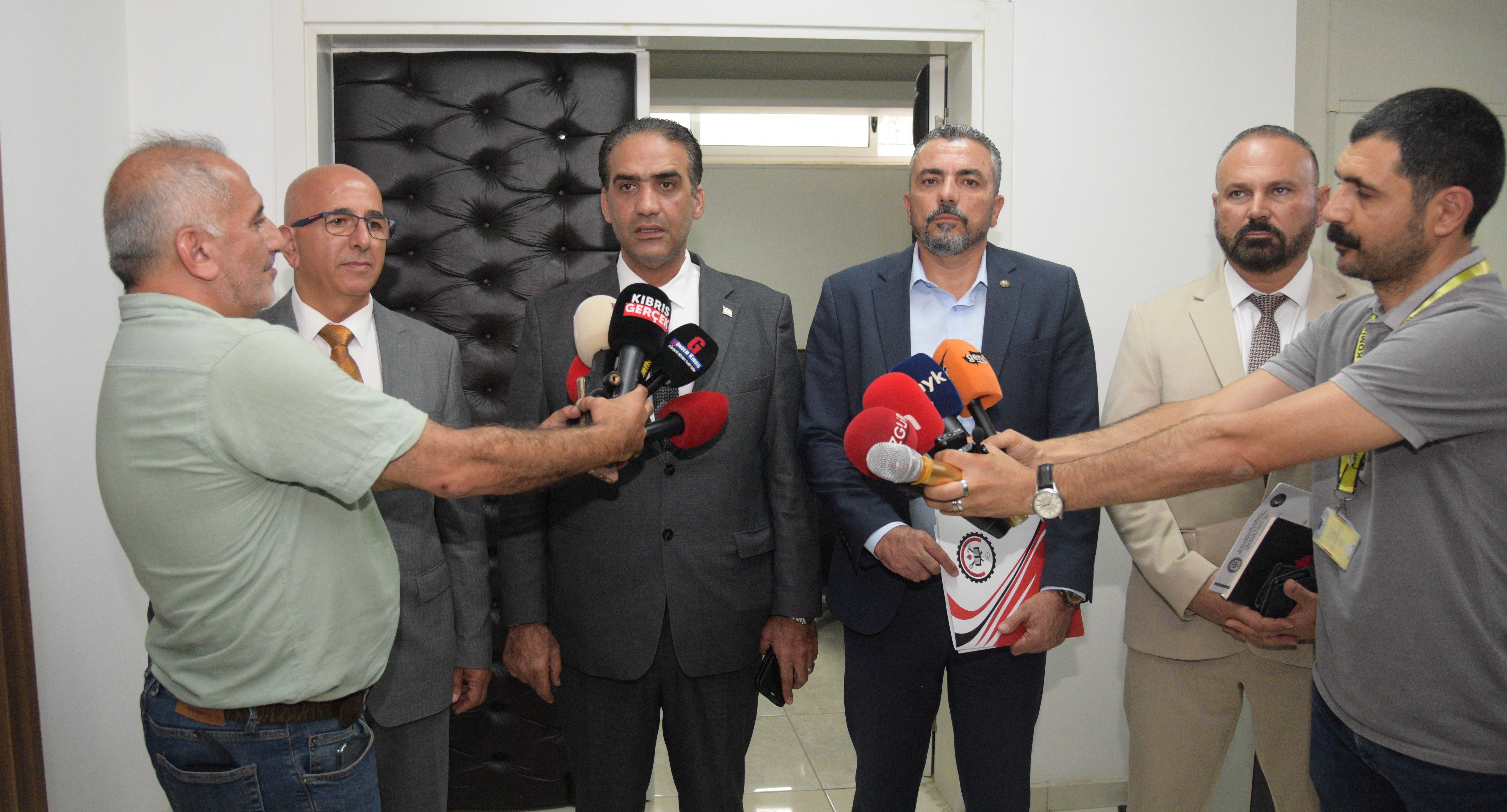 Toplantıdan rakam çıkmadı: Asgari ücret pazartesiye kaldı