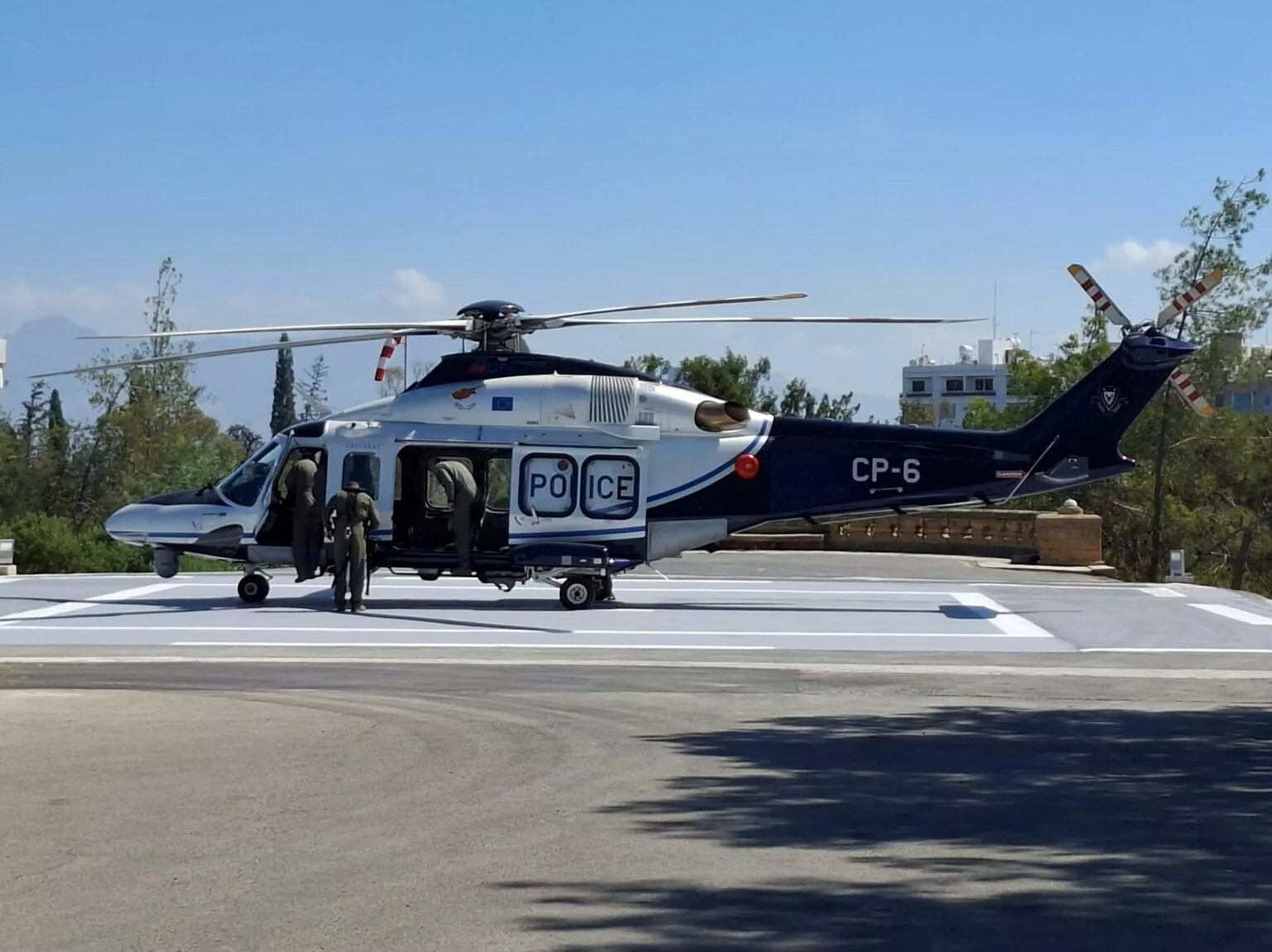 Rum Başkanlık Sarayı'na helikopter pisti yapıldı