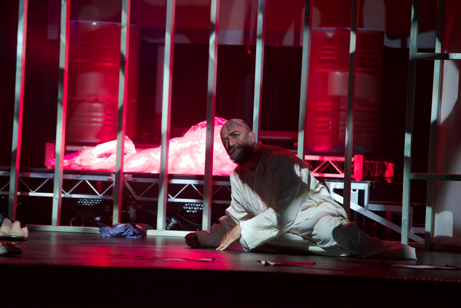 “Parçalayanım… Parçalarım” LAÜ’de sahneleniyor