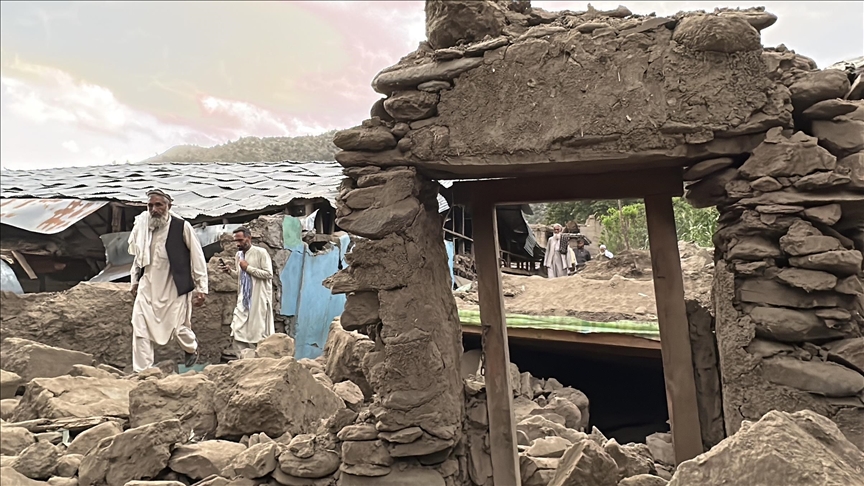 Afganistan'da 6,3 büyüklüğünde deprem: 5 kişi hayatını kaybetti