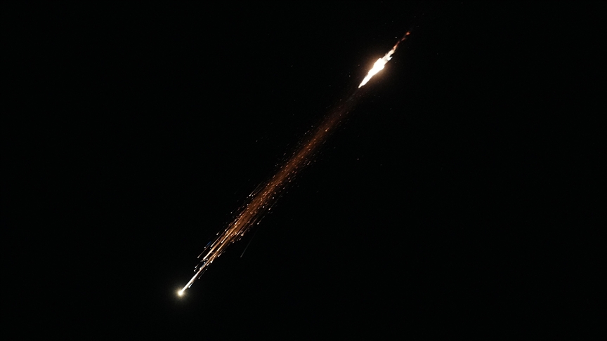 İsrail ordusu, 24 saatte İran'a 1200 bomba attığını duyurdu