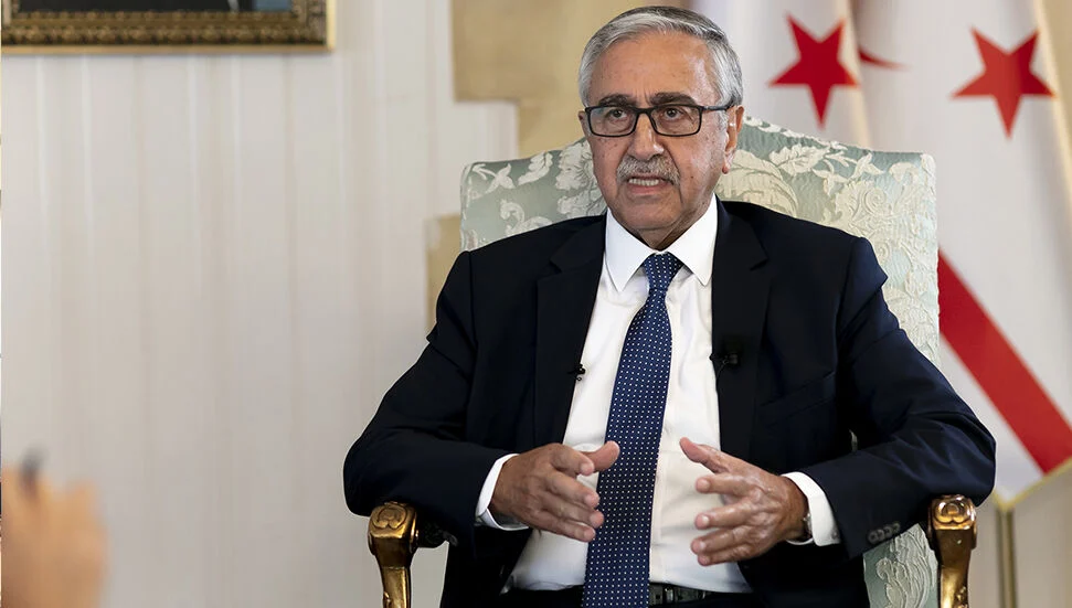 Akıncı: Hak ederek kazanmadığı makamı, hak edene devredecek