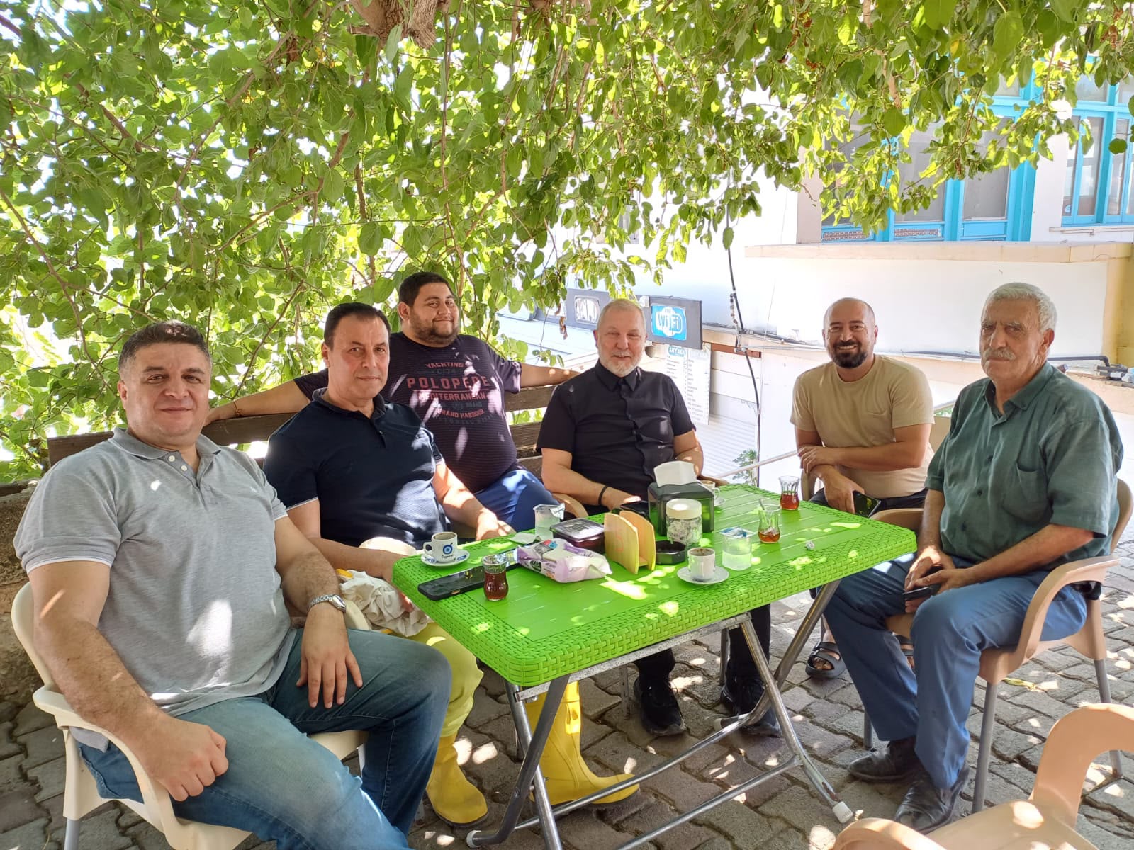 Akpınar, Karpaz bölgesindeki vatandaşlarla bir araya geldi, sorunları dinledi