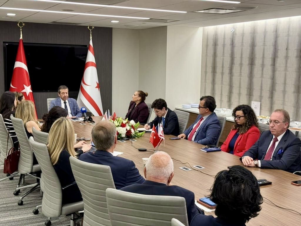 Ertuğruloğlu, Washington’da Kıbrıslı Türkler, sivil toplum temsilcileri ve öğrencilerle buluştu