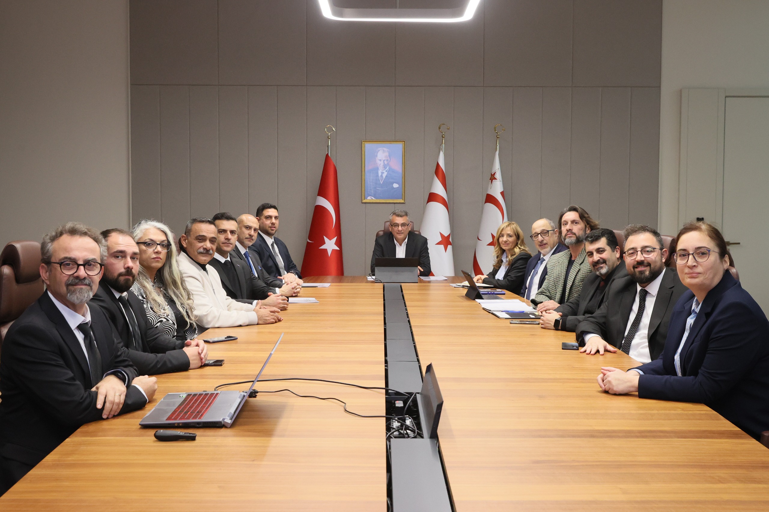 Cumhurbaşkanı Erhürman, Kıbrıs Türk İnşaat Mühendisleri Odası ile görüştü