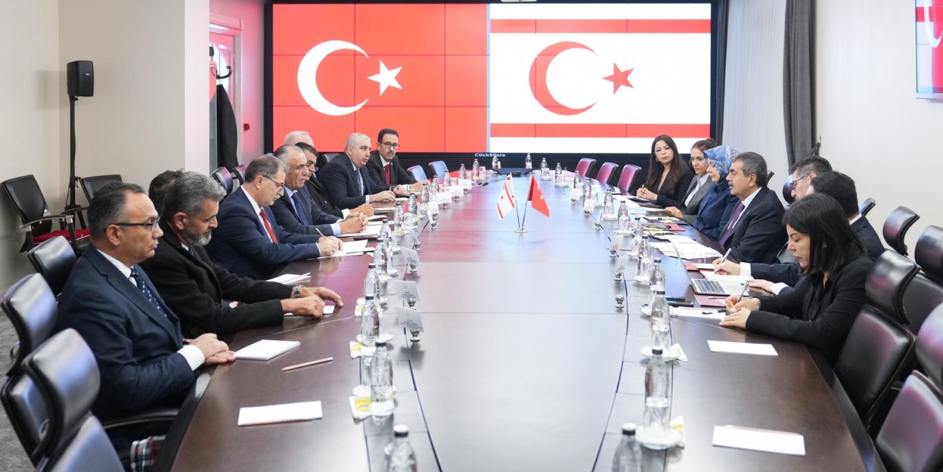 Çavuşoğlu, Türkiye Milli Eğitim Bakanı Yusuf Tekin ile görüştü