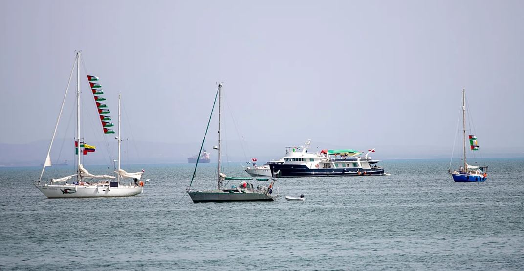 Sumud Filosu’na katılan küçük bir tekne Larnaka Limanı’na sığındı