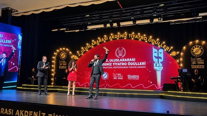İzel Seylani’ye Antalya’da “Uluslararası Erkek Oyuncu Ödülü”