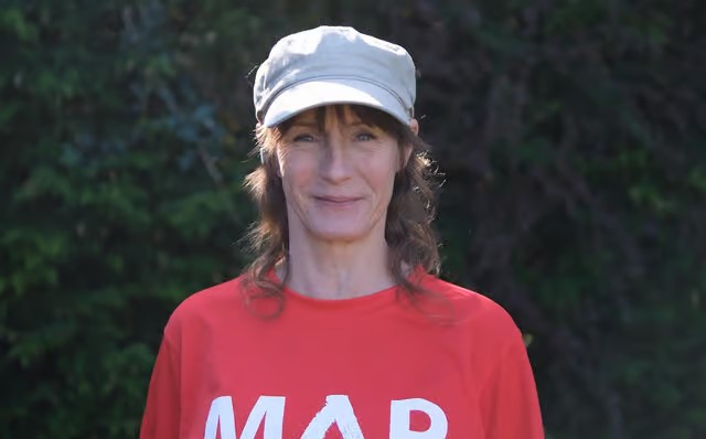 İngiliz aktivist, Filistinlilere yardım toplamak için 6,5 aydır yürüyor