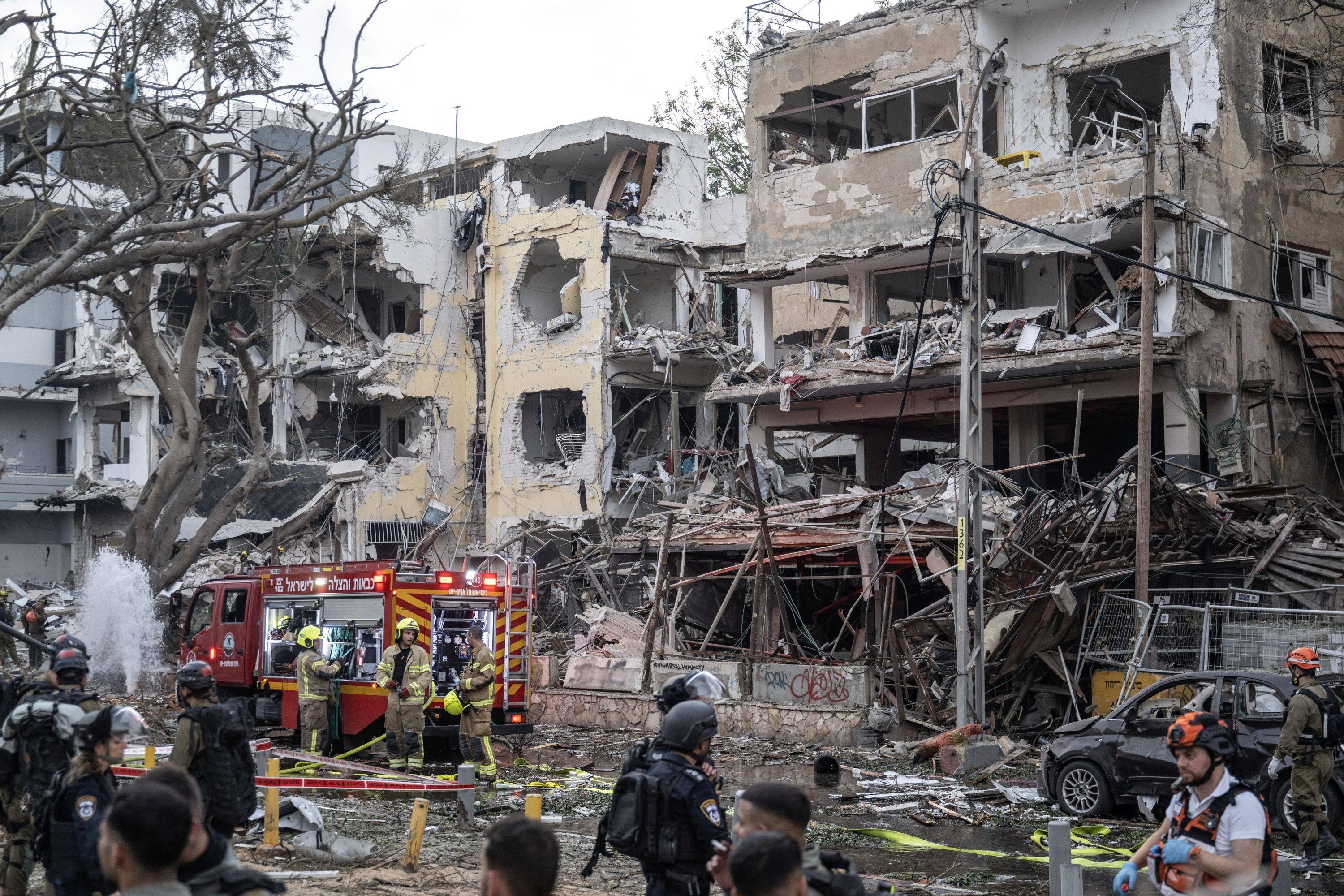 İran'ın füze saldırılarında İsrail'de ölenlerin sayısı 16'ya yükseldi