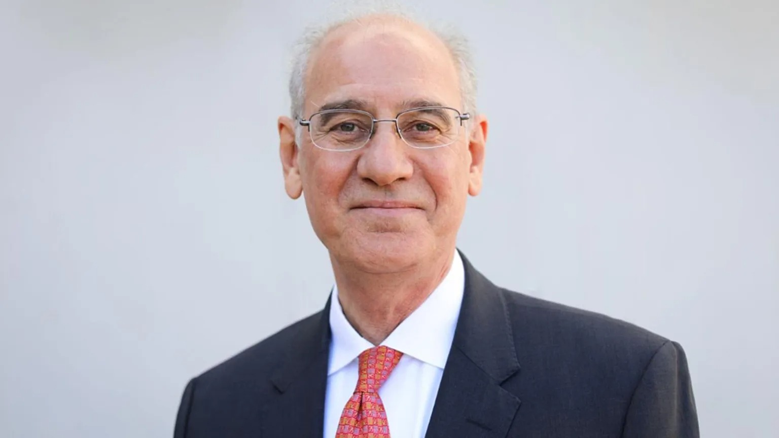Kıbrıslı Türk bilim insanı Prof. Dr. Rıfat Atun, Harvard’ın ilk Türk dekanı oldu