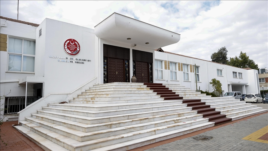 “Hükümetin” yarattığı kriz Meclis’i kilitledi