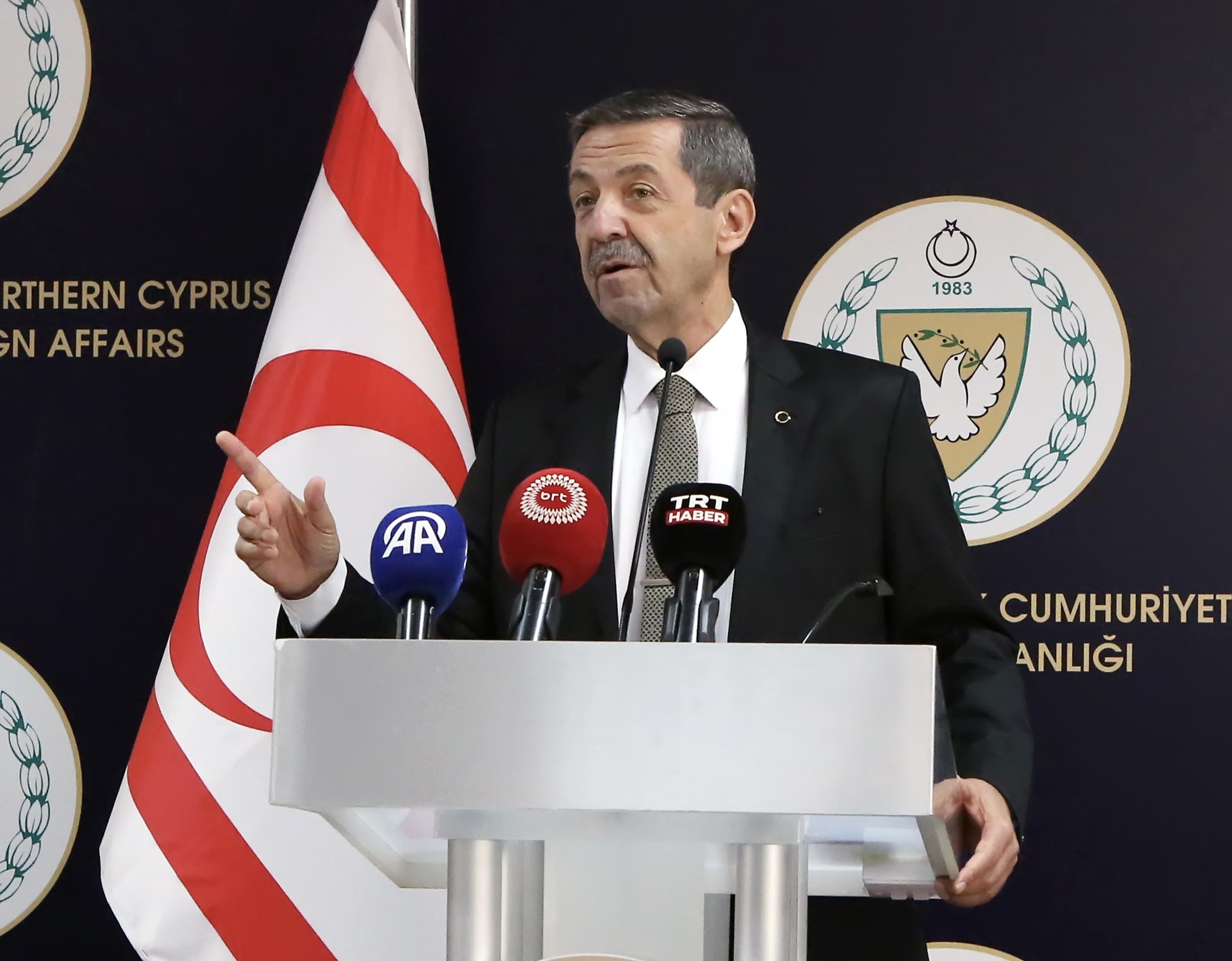 Ertuğruloğlu: İki komşu devlet olarak geleceğimizi belirleyelim. Ortaklık yoktur