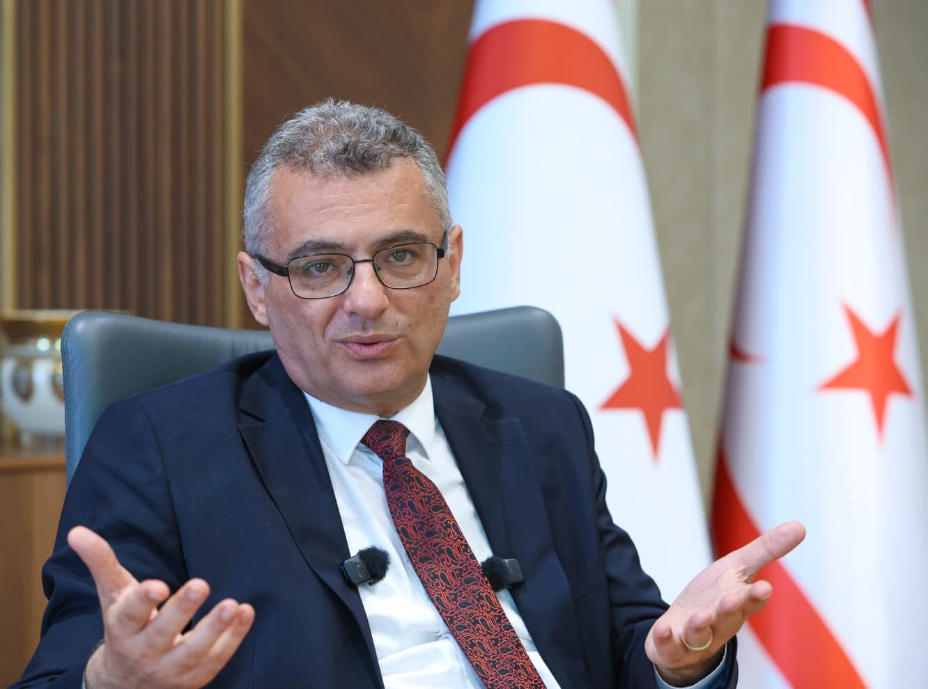 Rum Basını: Erhürman, Erdoğan ile konuşana kadar herkesi bekletiyor