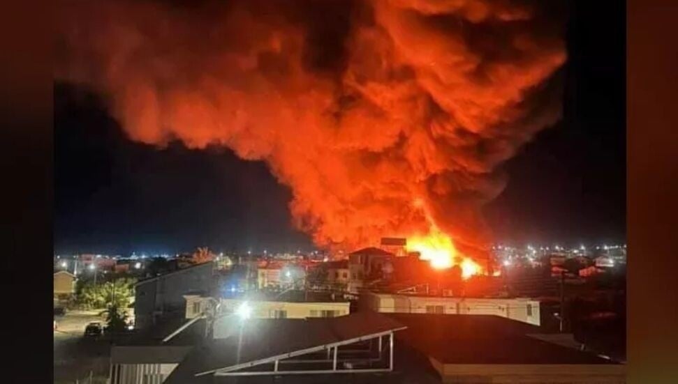 Güney Kıbrıs’ta fabrikada çıkan yangın korkuttu