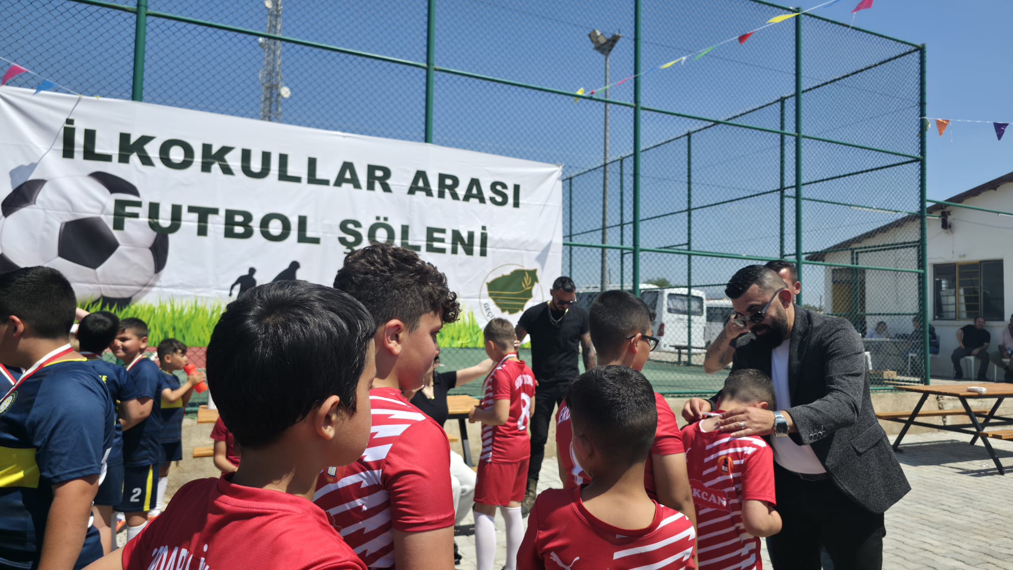 Geçitkale-Serdarlı Belediyesi 3. İlkokullar Arası Futbol Turnuvası düzenledi