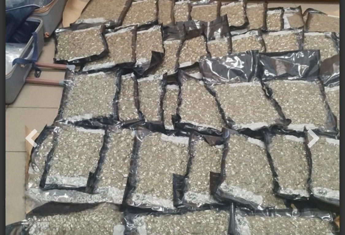 Larnaka Havalimanı’nda 24 kilo hintkeneviri türü uyuşturucu