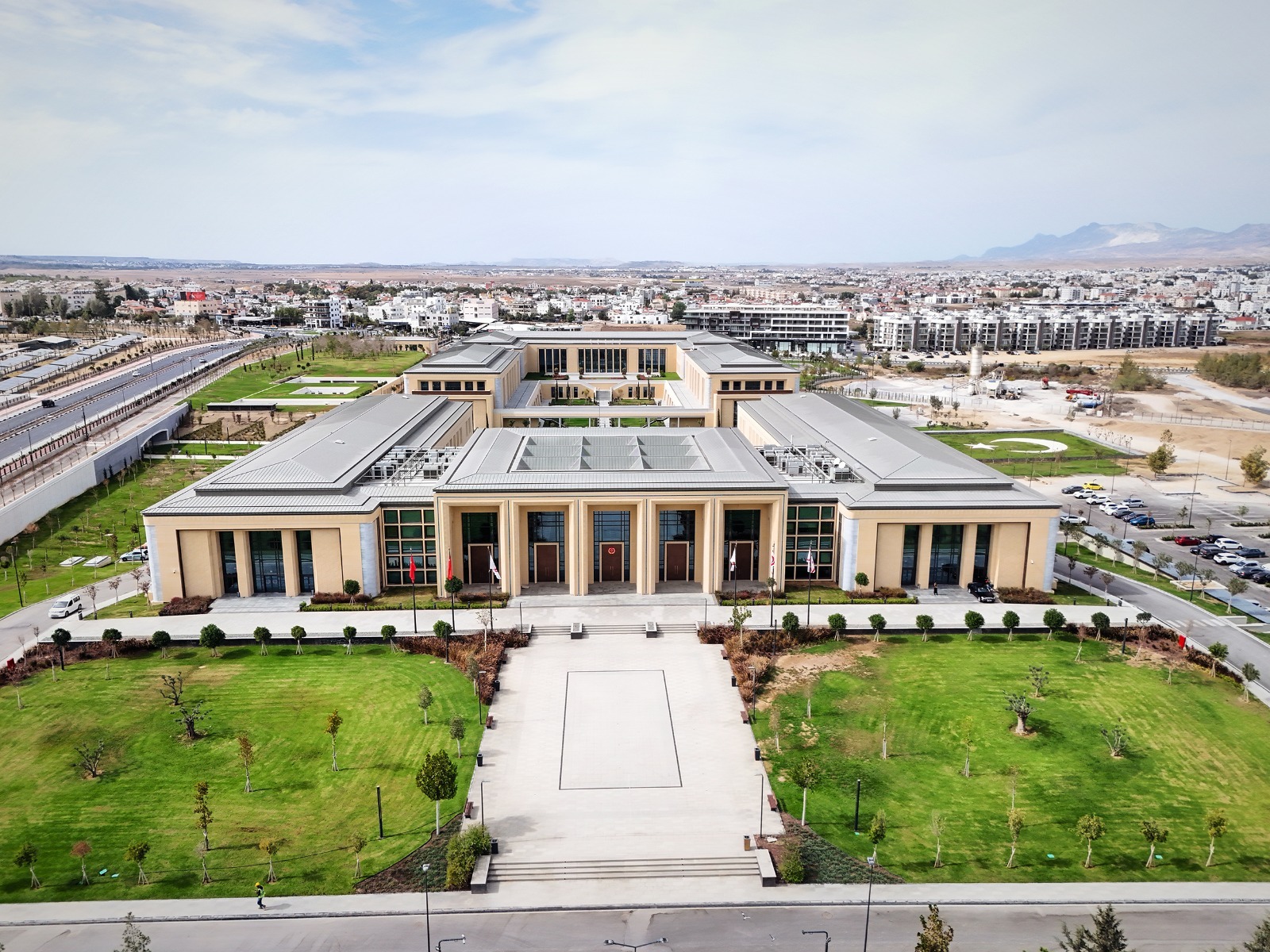 Başbakanlığa bağlı kurum ve kuruluşların bütçeleri Meclis’te kabul edildi