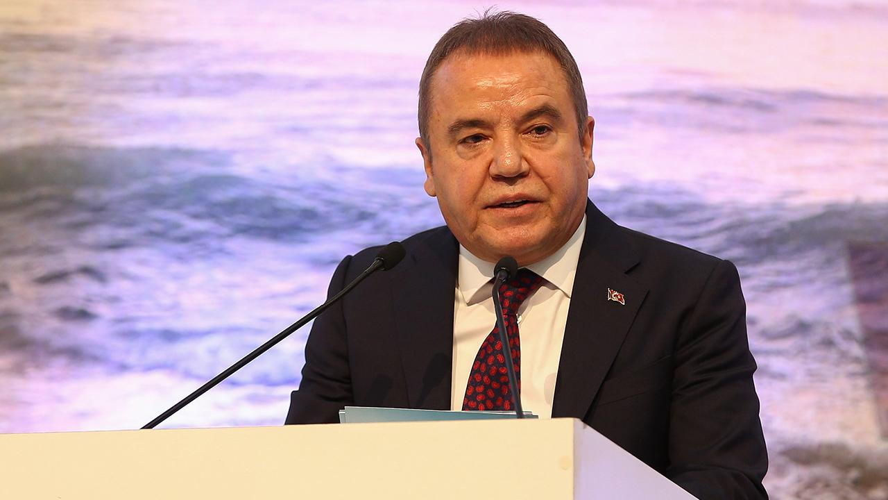 Antalya Büyükşehir Belediye Başkanı Böcek gözaltına alındı