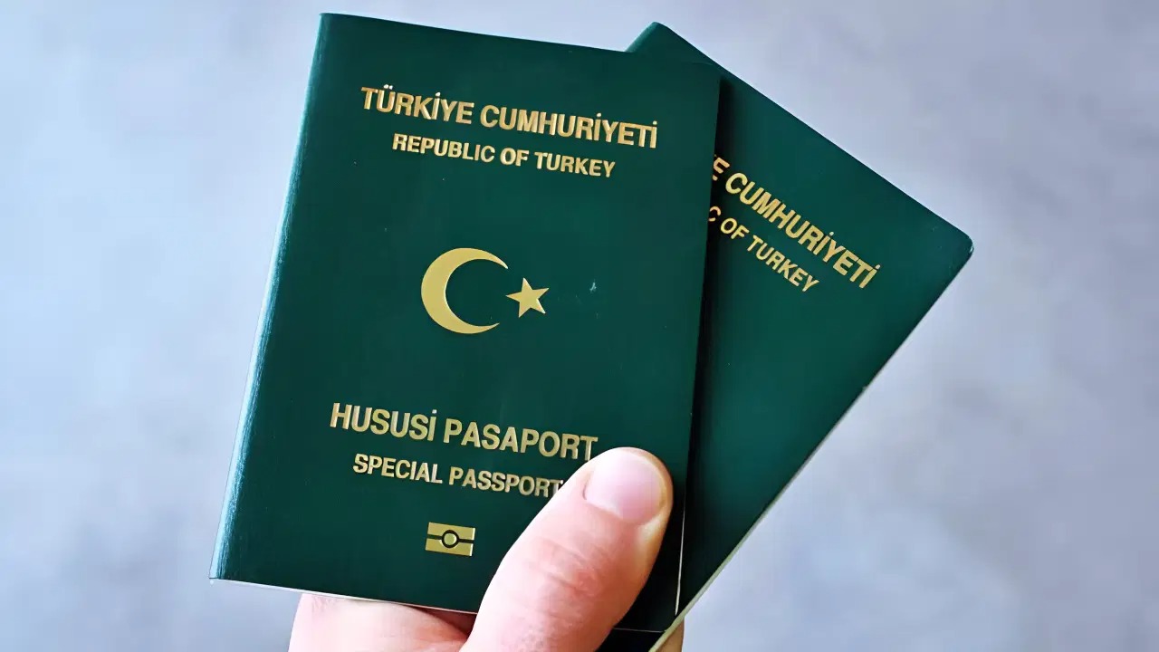 Almanya'dan çok konuşulacak 'yeşil pasaport' kararı: Havalimanından geri çevrildi!