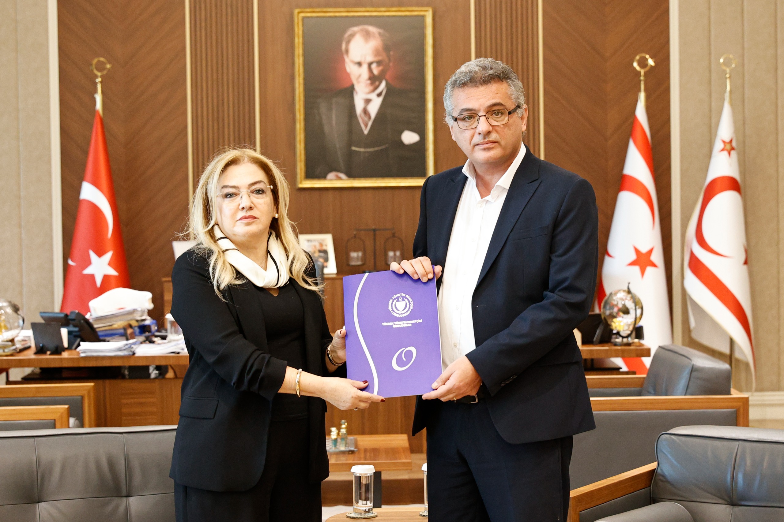 İlkan Varol, Ombudsman raporunu Erhürman’a sundu
