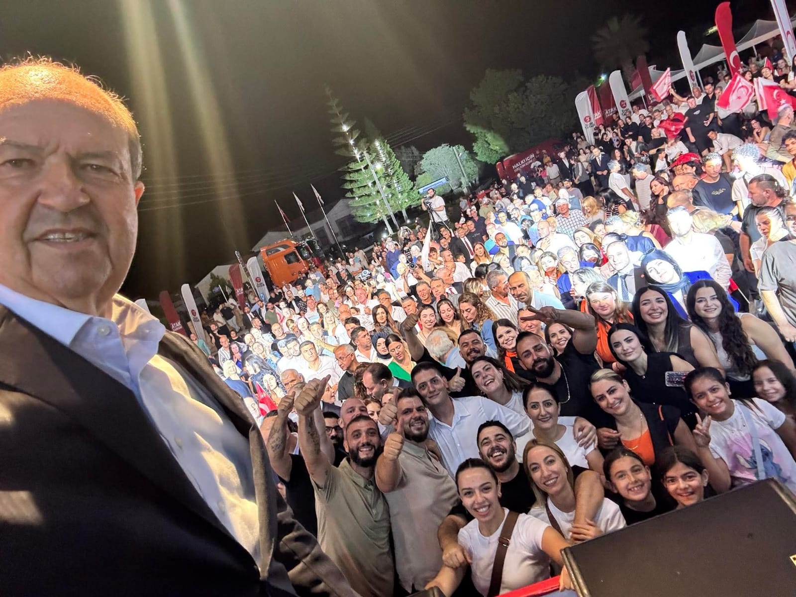 Tatar ilk mitinginde Erhürman’a seslendi: Ne oldu? Niye çark ettin? Artık çözüm vaat etmiyorsan…