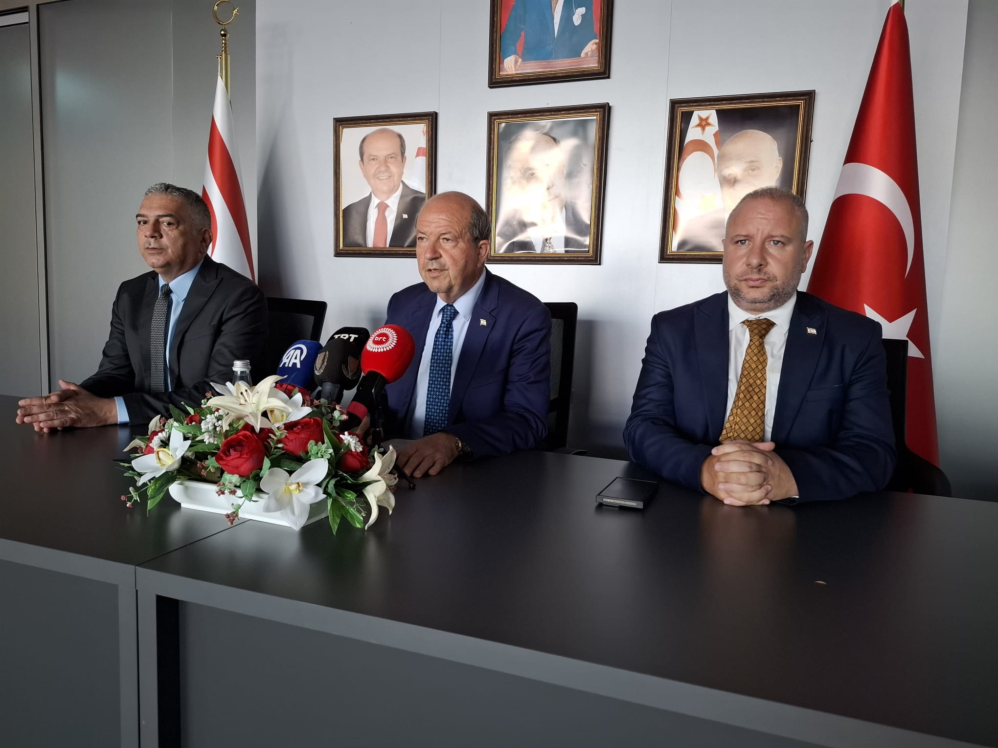 Cumhurbaşkanı Tatar yurda döndü