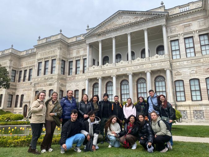 Kardeş okullar İstanbul’da buluştu