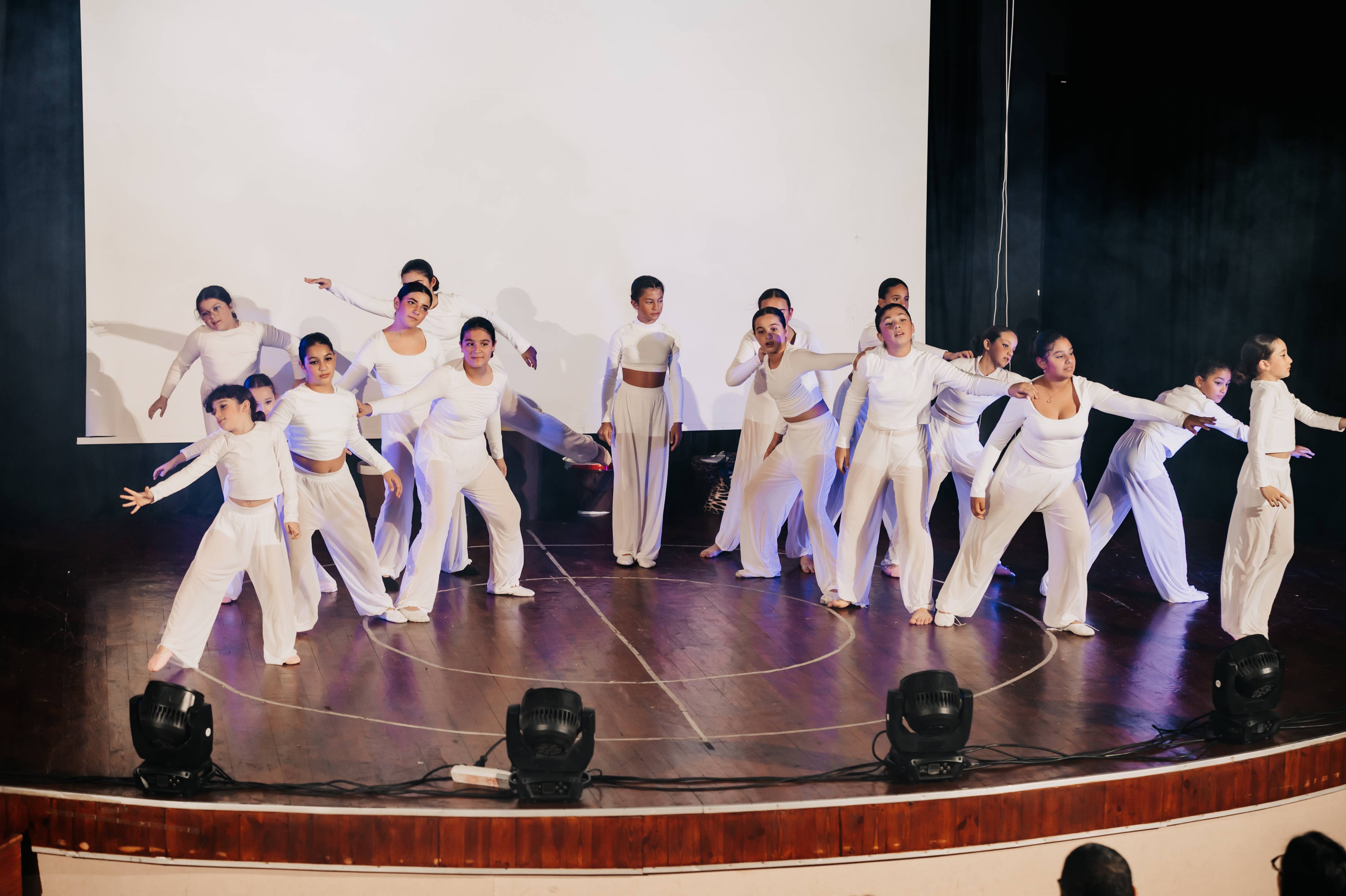 SAM dansçılarından muhteşem gösteri: Yüzyıllar Boyu Dans