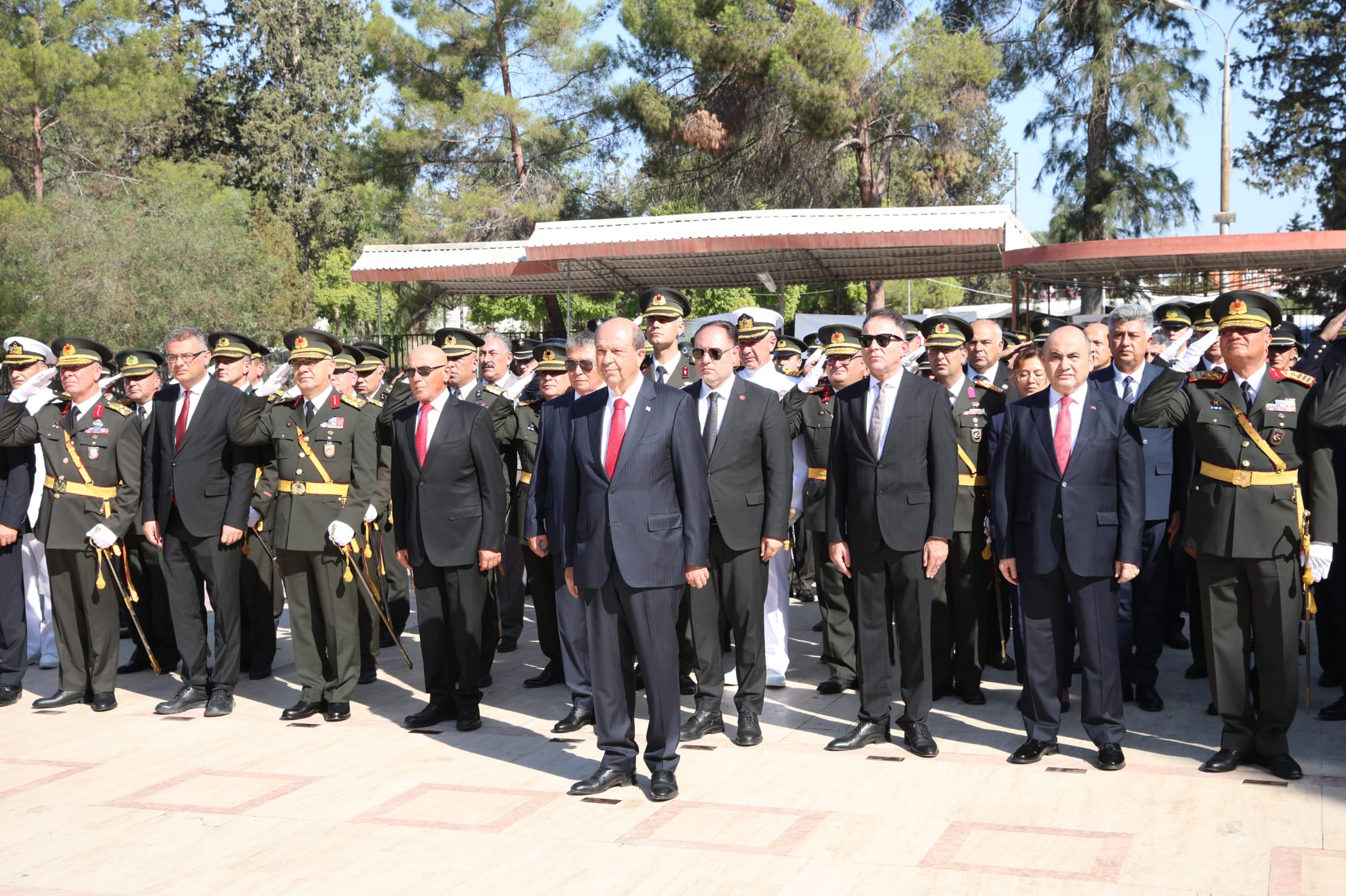 Zafer Bayramı dolayısıyla Atatürk Anıtı'nda tören yapıldı