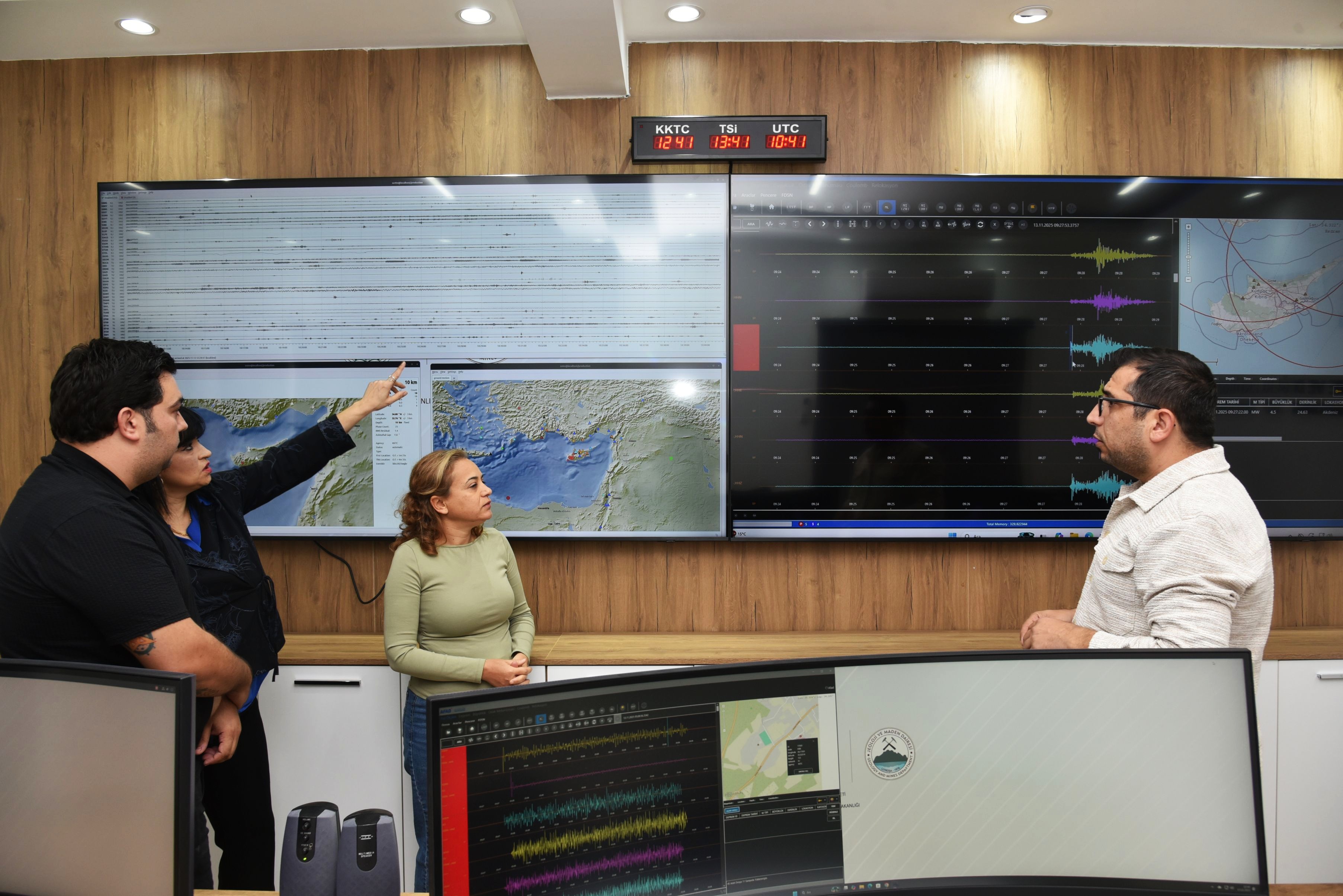 Albayrak: Kısa sürede depremin lokasyonunu ve büyüklüğünü çözümlüyoruz