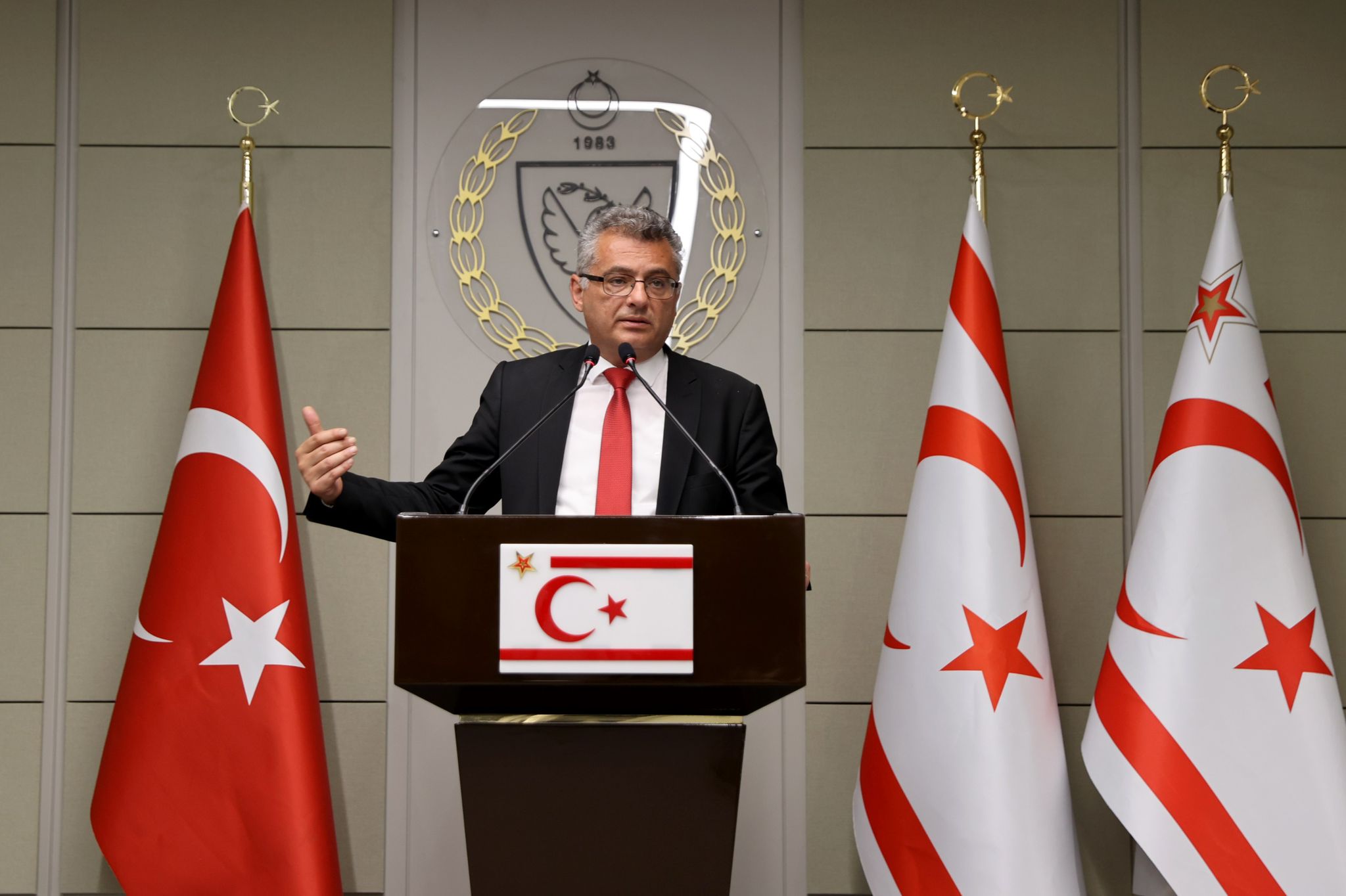 Erhürman: 15’in üzerinde kişinin Türkiye’ye giriş yasağı kalktı