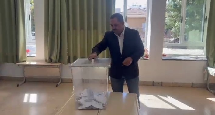 Bağımsız aday Mehmet Hasgüler oyunu kullandı
