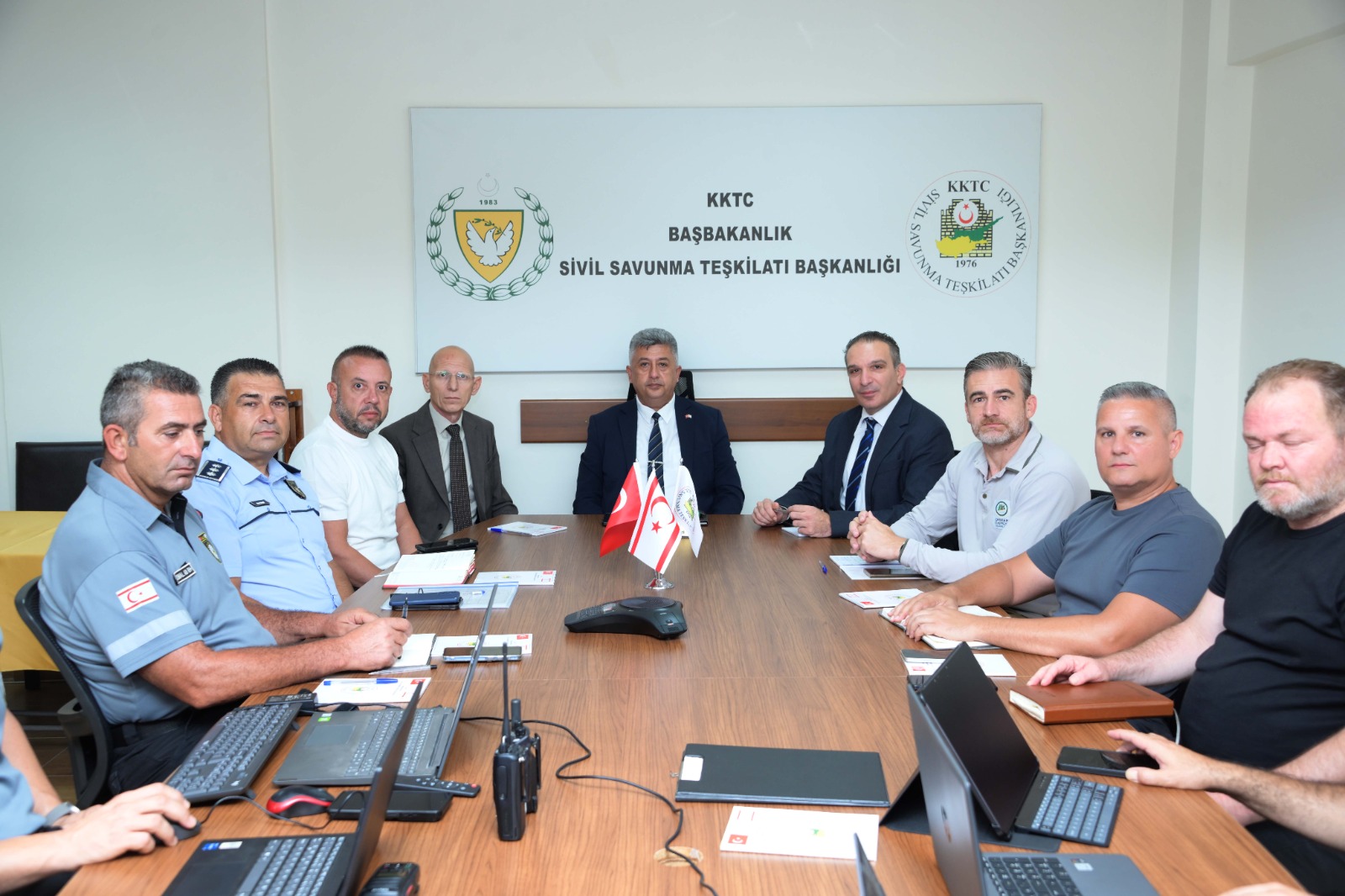Ağaçlar devrildi, elektrikler kesildi: Harekat Kontrol Merkezi faaliyete geçirildi