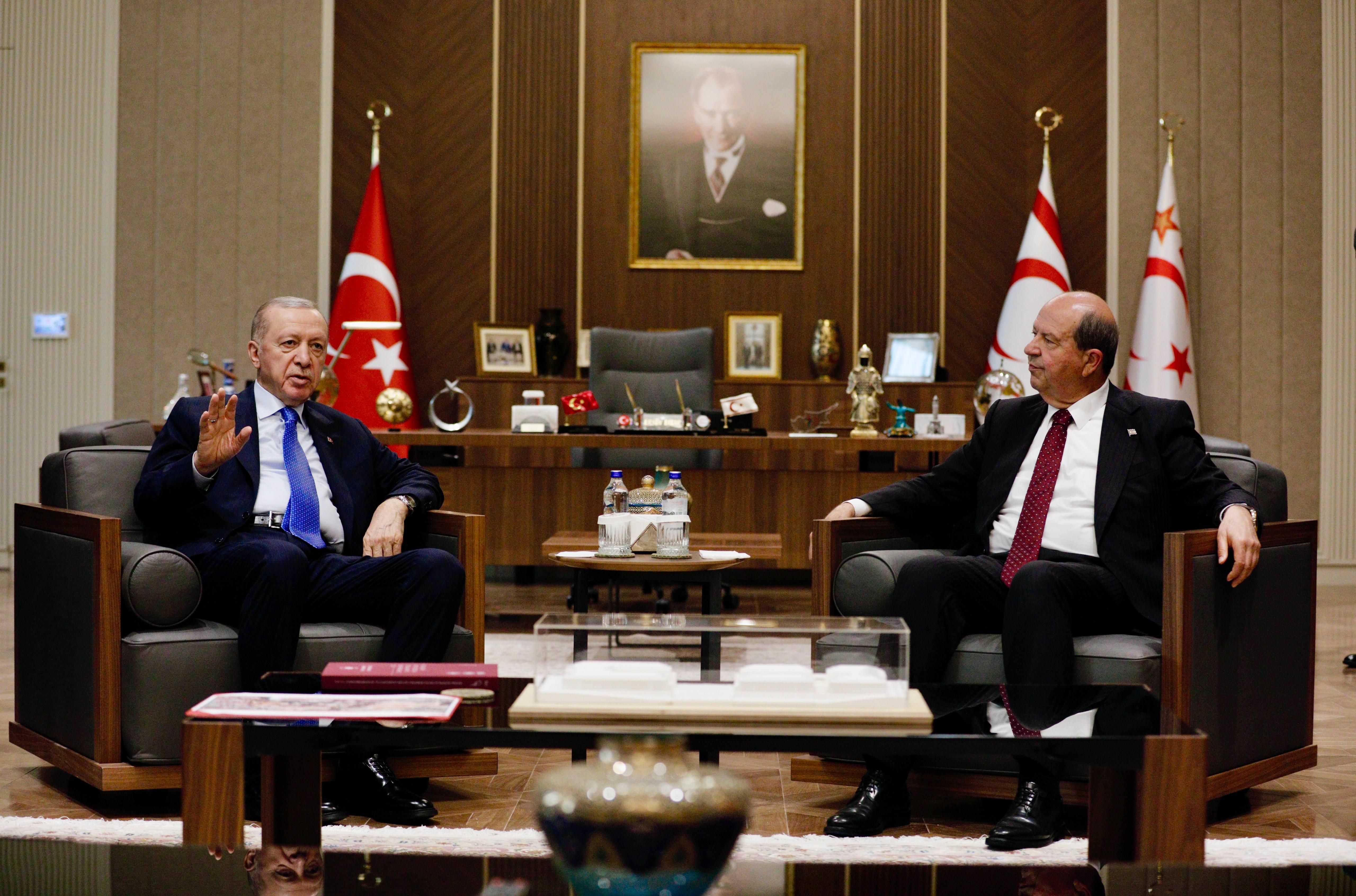 Erdoğan ve Tatar, Cumhurbaşkanlığı'nda bir araya geldi