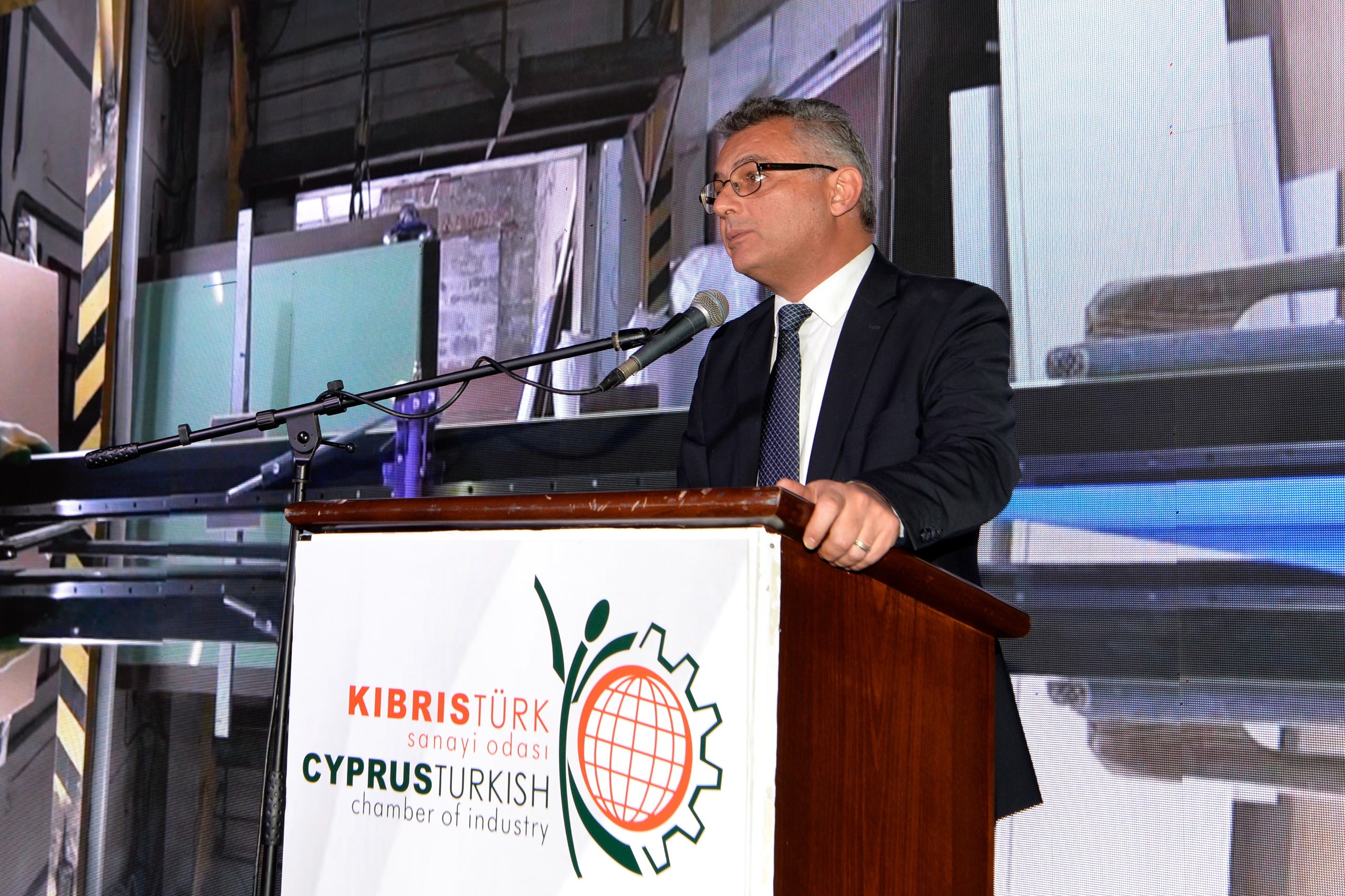 Erhürman: Biz bu ülkede vardık, varız, üreterek var olmaya devam edeceğiz