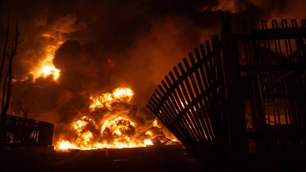 İran’da çelik fabrikası vuruldu