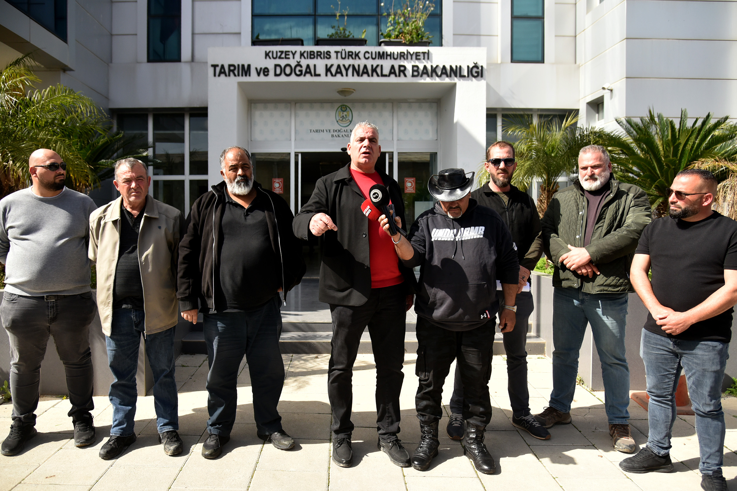 Onalt: Ülkede arpa bitti, hayvanlarda ölümler ve düşükler başladı