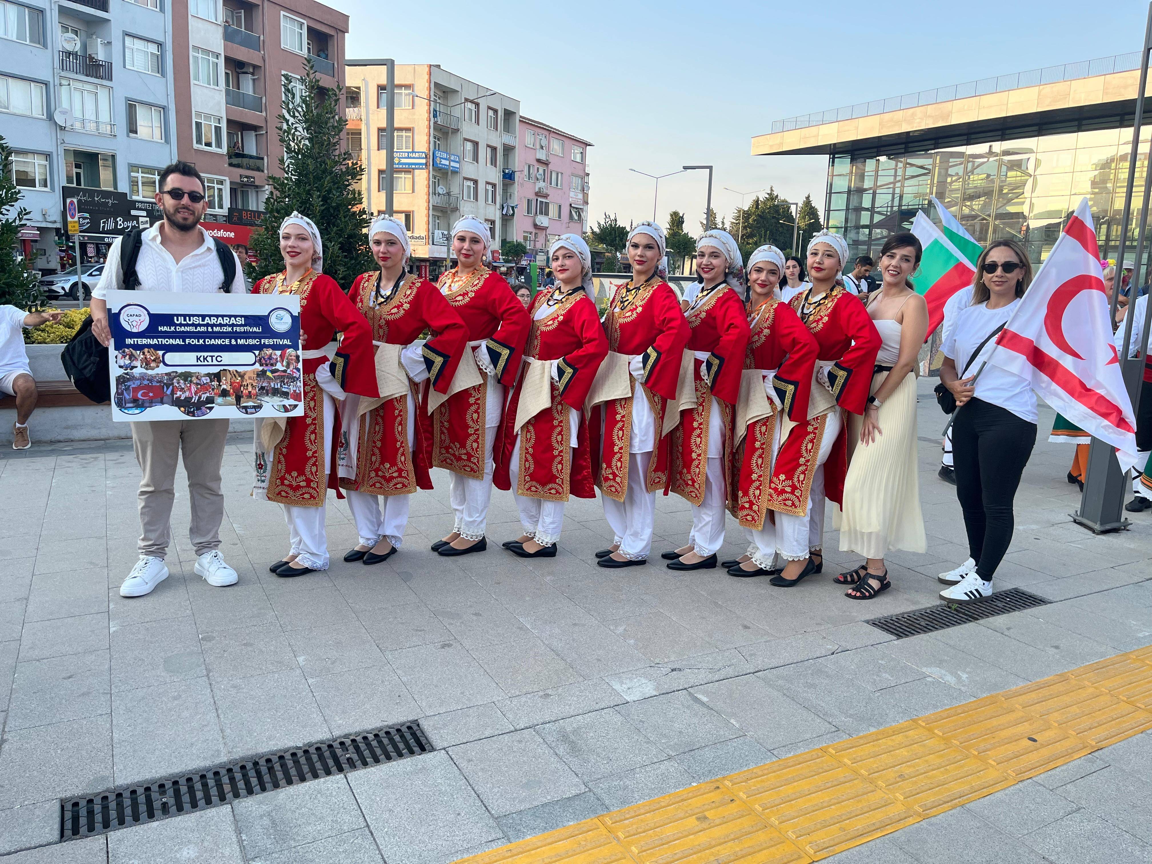 Paşaköy Halkdansları grupları KKTC’yi yurtdışında temsil etti