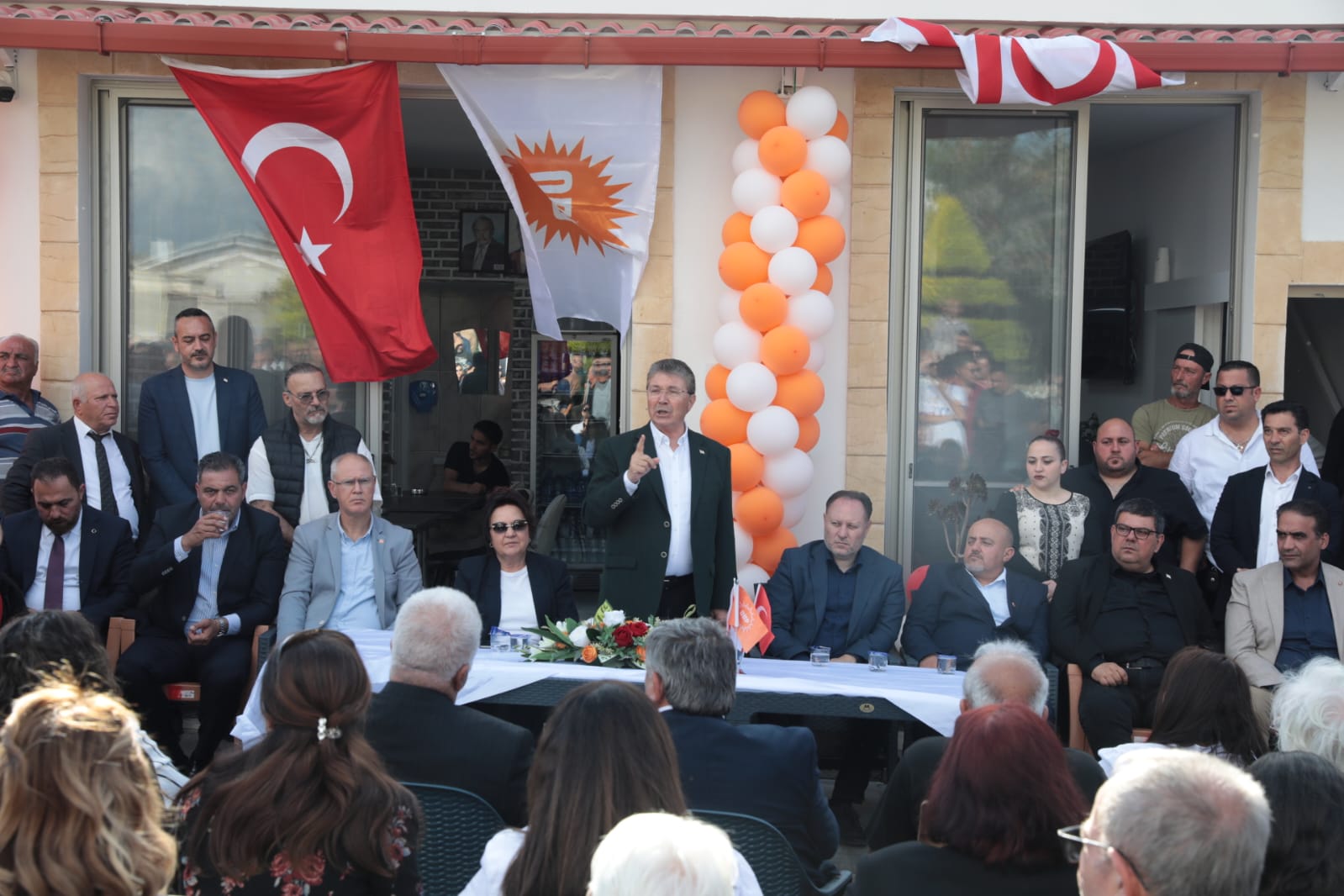 “Güçlü bir gelecek için büyük projeleri hayata geçiriyoruz”