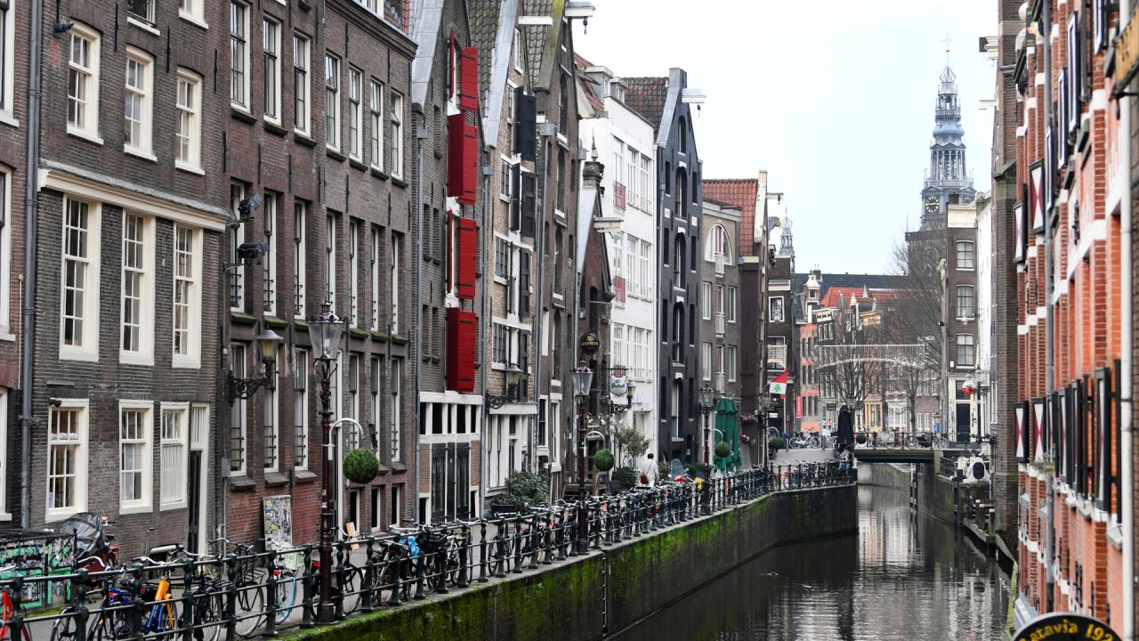 Amsterdam, et ve fosil yakıt reklamlarını yasakladı