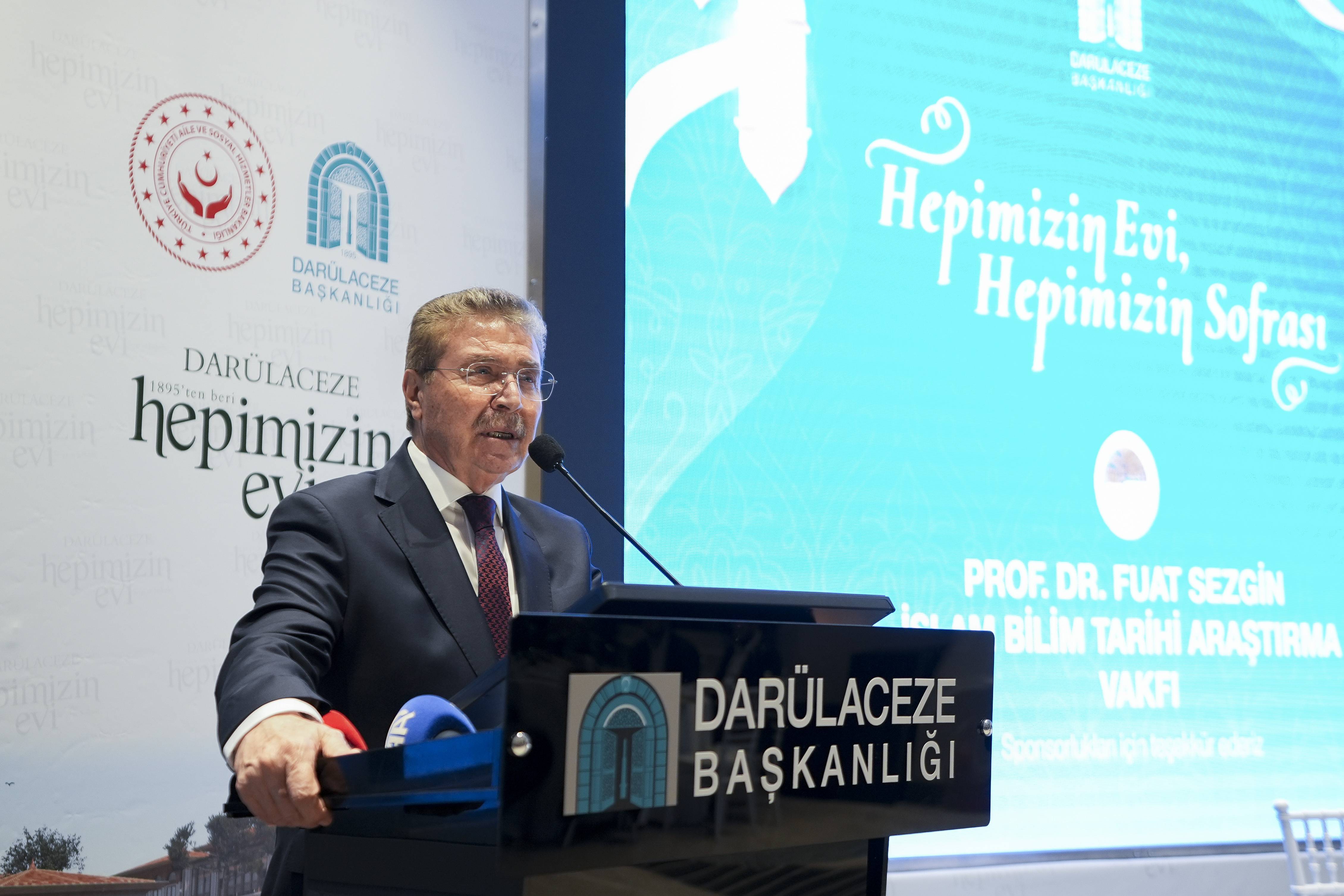 Üstel: Ana vatanımız Türkiye Cumhuriyeti ile el ele, kol kola ve tek yüreğiz