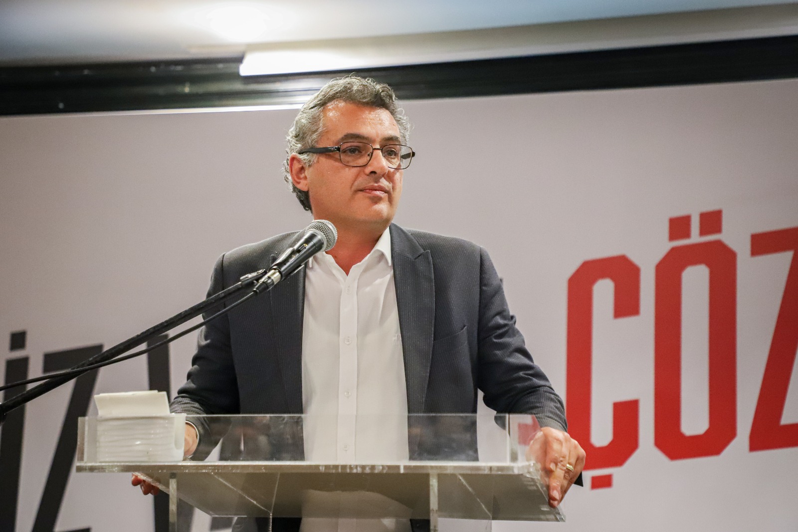 Erhürman: Geçen her gün, bu ülkenin geleceğinden çalınıyor