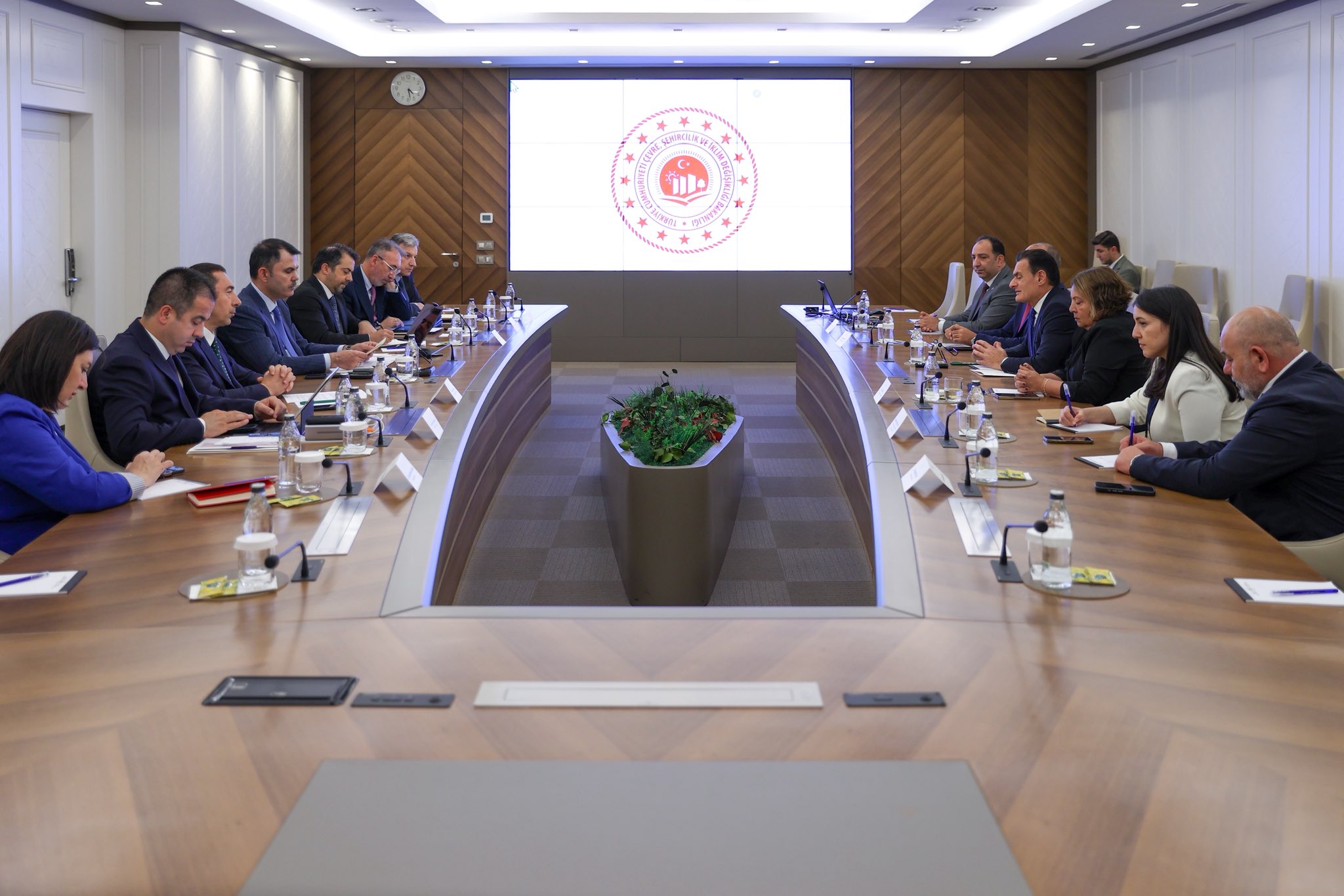 Oğuz, Kurum ile görüştü: Ortak projelerdeki son durum ele alındı