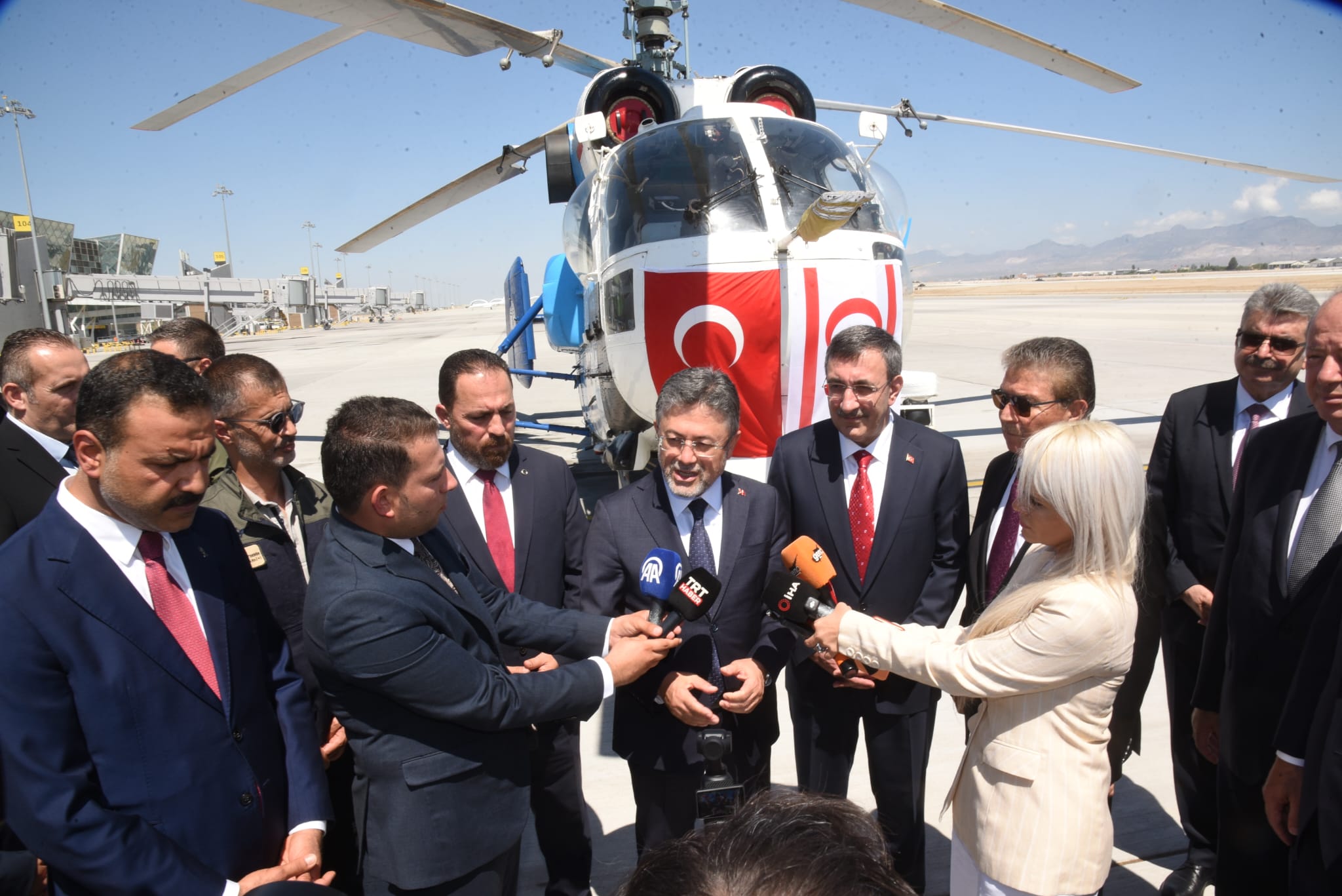 Cevdet Yılmaz KKTC’de… Ercan’da Yangın Söndürme Helikopteri teslim töreni yapıldı