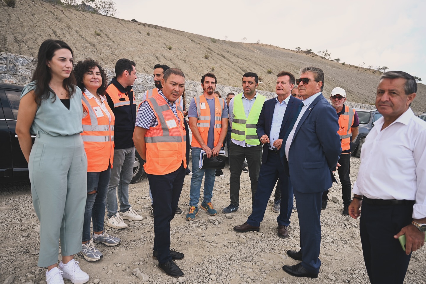 Üstel: Halkımıza söz verdiğimiz gibi, yarım kalan projelere öncelik veriliyor