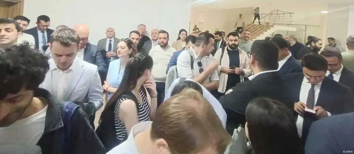 CHP'nin kurultay iptaline ilişkin dava ertelendi