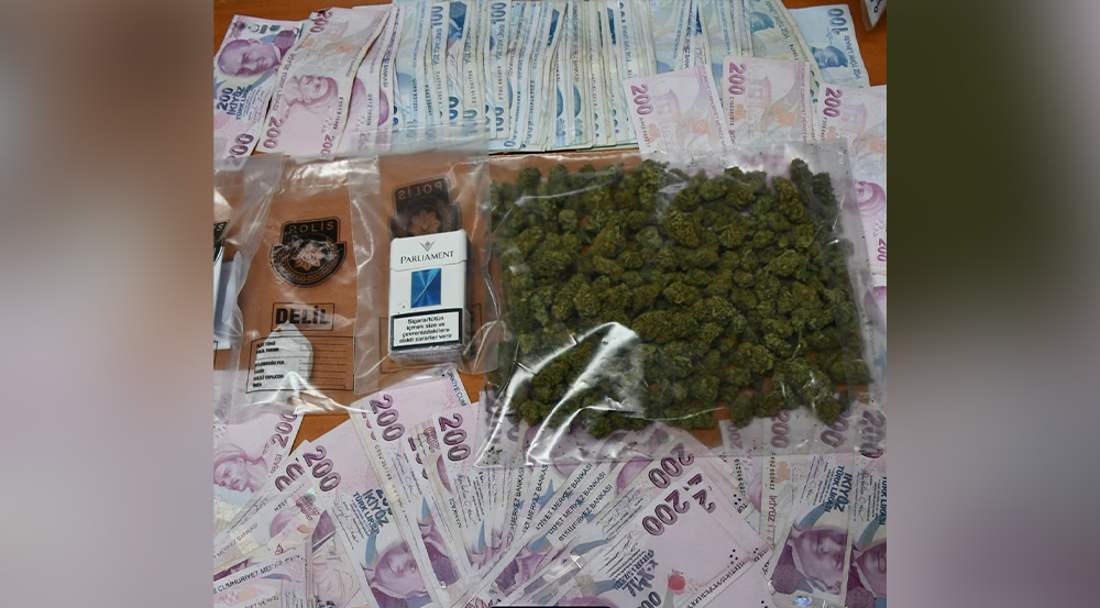 Uyuşturucu satıcıları yakalandı