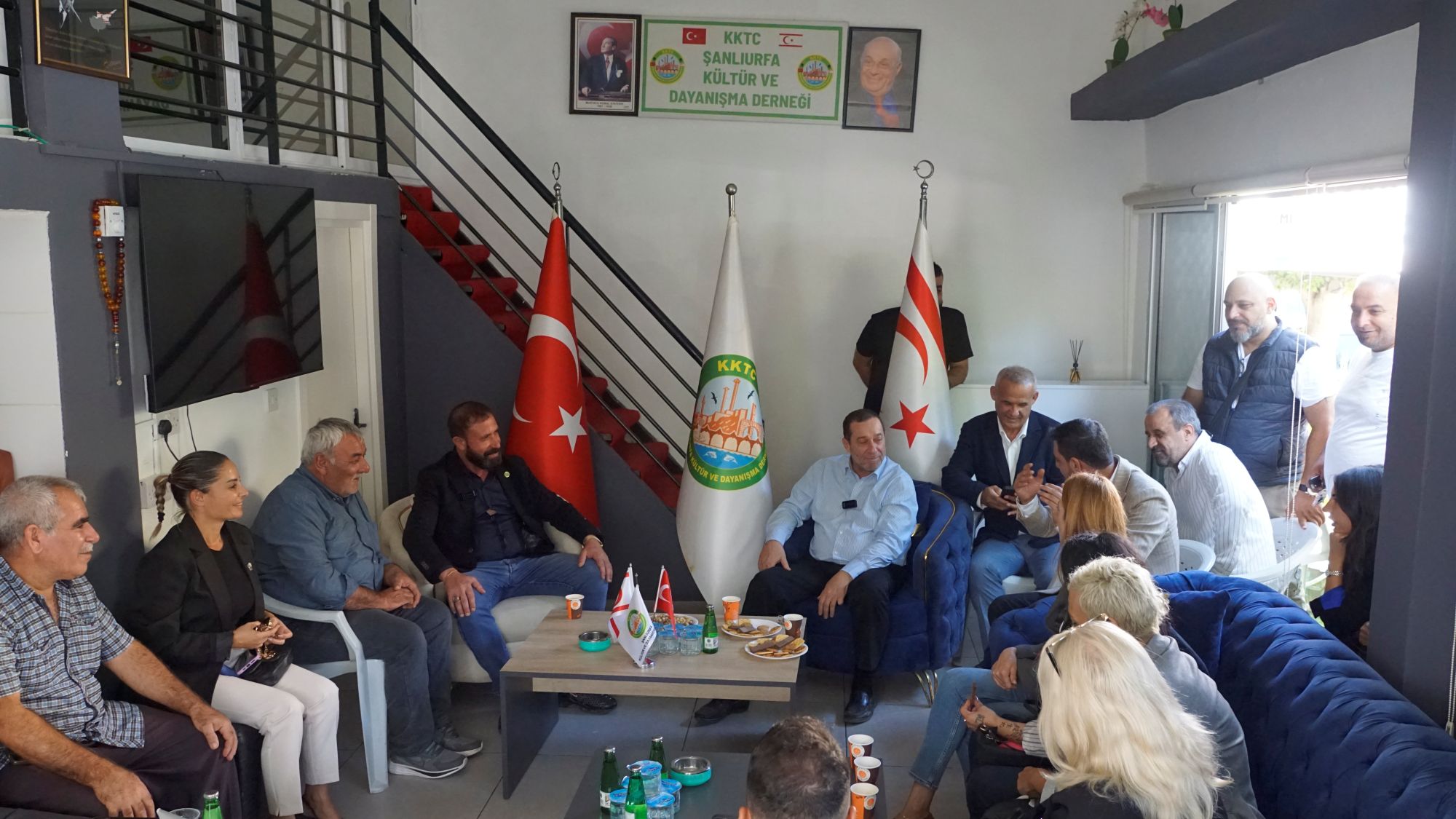 Tam Parti Genel Başkanı Denktaş, Şanlıurfa ve Hatay Dayanışma Dernekleri'ni ziyaret