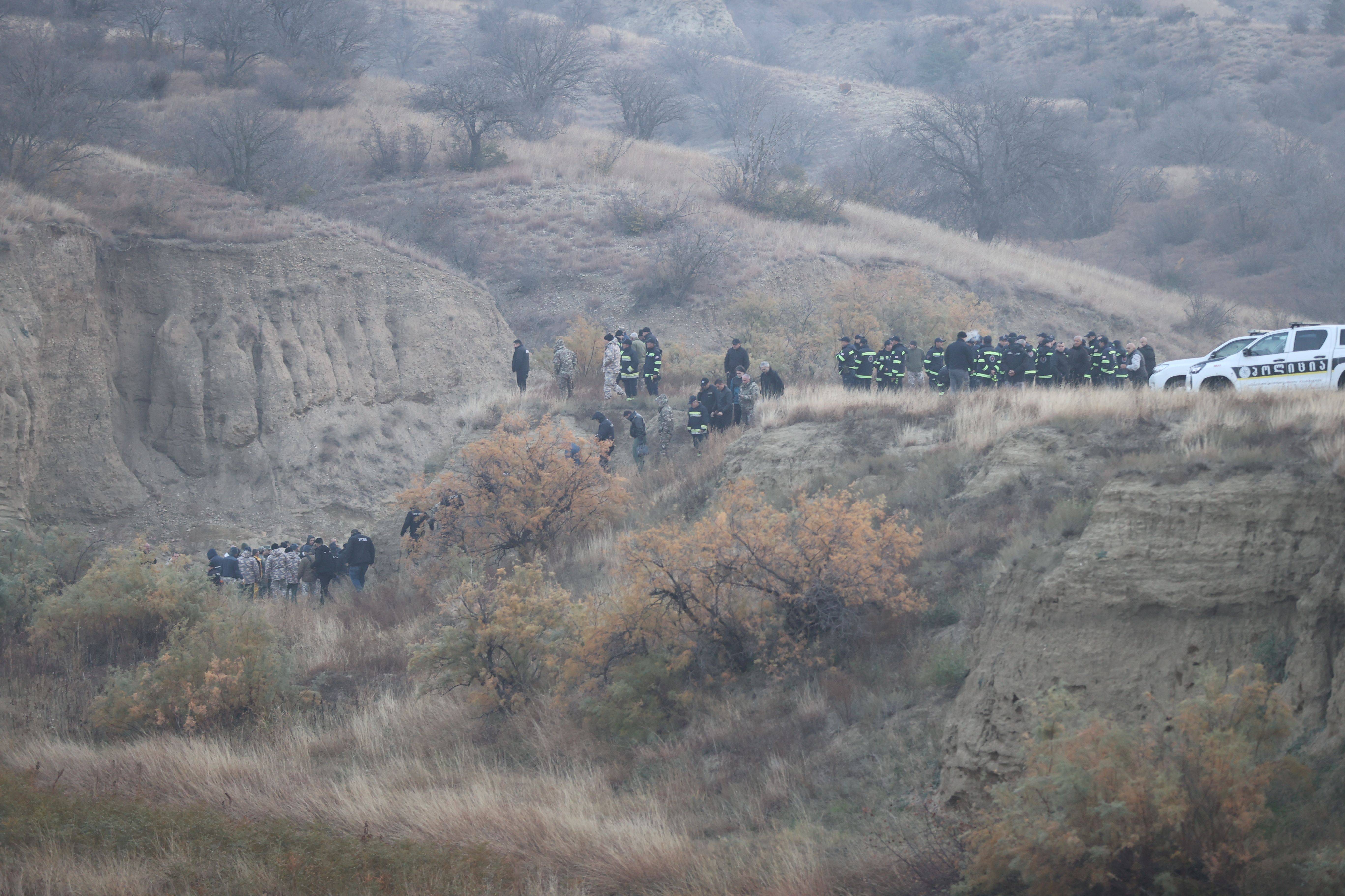 Gürcistan'da düşen askeri kargo uçağı enkazında incelemeler sürüyor